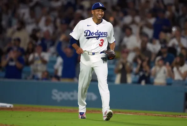 MLB|道奇6比5險勝皇家!大谷翔平雙安跑回致勝分終結低潮 2 迪亞茲(Edwin Diaz)9局關門