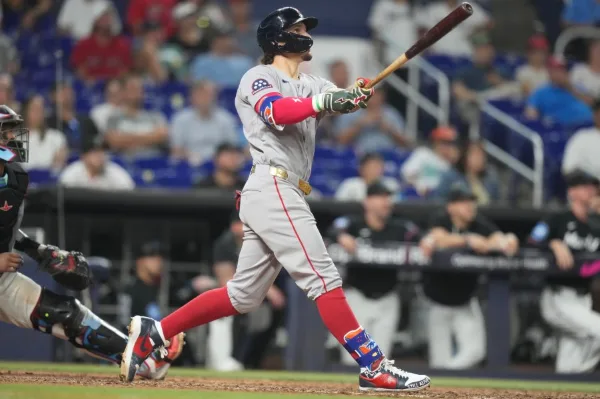 MLB|紅襪7比3擊退馬林魚!杜蘭延長11局滿貫砲石破天驚 1 杜蘭(Jarren Duran)轟出滿貫砲全壘打替紅襪拿下5連勝