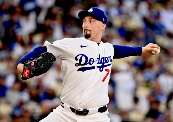 MLB|道奇5比4逆轉皇家!孟西延長10局再見安打拿下2連勝 1 道奇史奈爾(Blake Snell)傷後復出首戰