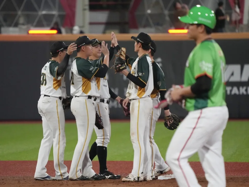 台鋼雄鷹2-1味全龍打出精采的投手主導戰