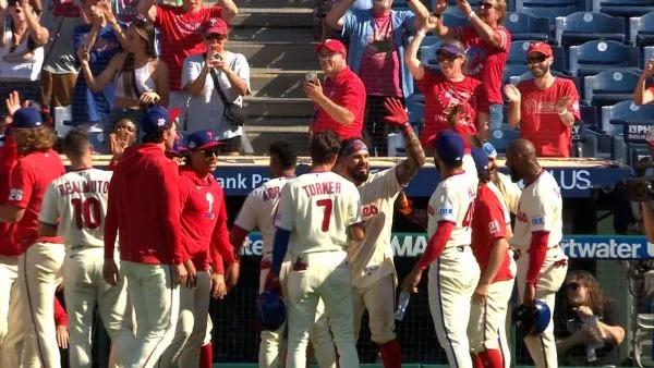 MLB|舒瓦伯九局下轟再見兩分砲!費城人6:4逆襲紅雀 2 費城人九局狂取9分逆轉比賽