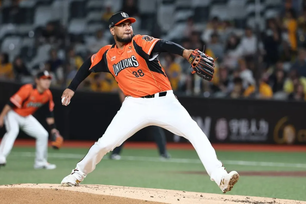中職例行賽|統一獅8-0台鋼雄鷹|林子豪台東滿貫砲定勝局 1 Denyi Reyes拿下本季第五勝