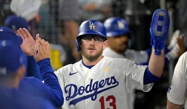 道奇孟西（Max Muncy）緊接著轟出陽春砲