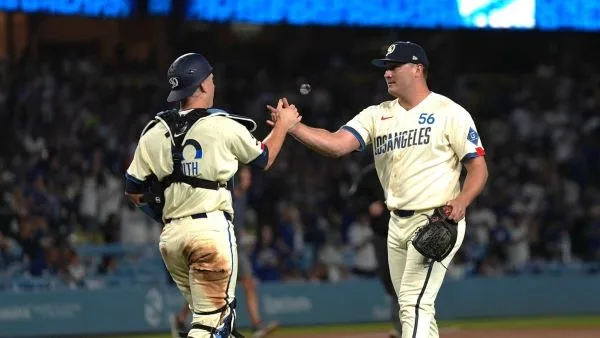 MLB|貝茲猛打敲3支二壘安打!道奇10:4大勝巨人主場昂首 3 道奇牛棚穩健守成比賽
