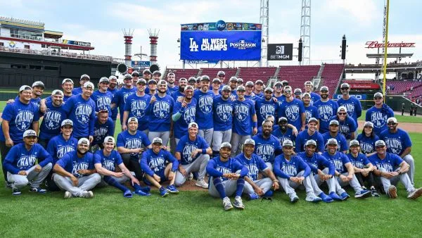 MLB|塔克開轟加4安猛打!道奇8:2擊退紅人連5年稱霸國西 3 道奇再次登上國聯西區王座