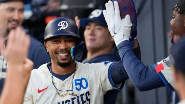 MLB|貝茲猛打敲3支二壘安打!道奇10:4大勝巨人主場昂首 2 貝茲好表現帶領道奇取分