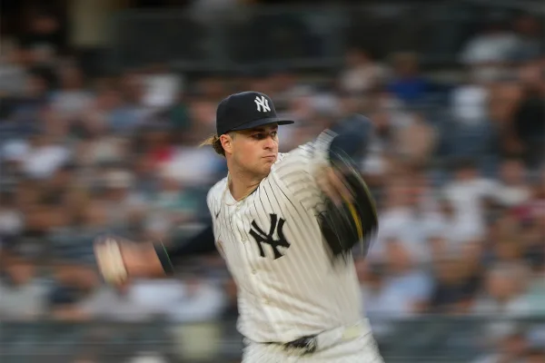 MLB|洋基9比0完封紅襪!史利特勒10K記仇外卡首戰大勝麻州宿敵 1 史利特勒(Cam Schlittler)從小就是紅襪球迷,如今卻打爆紅襪